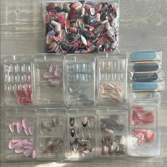 Kiss Brand - Bundle of Press on Nails - Mixed sizes/colors (not full sets) - Picture 1 of 10